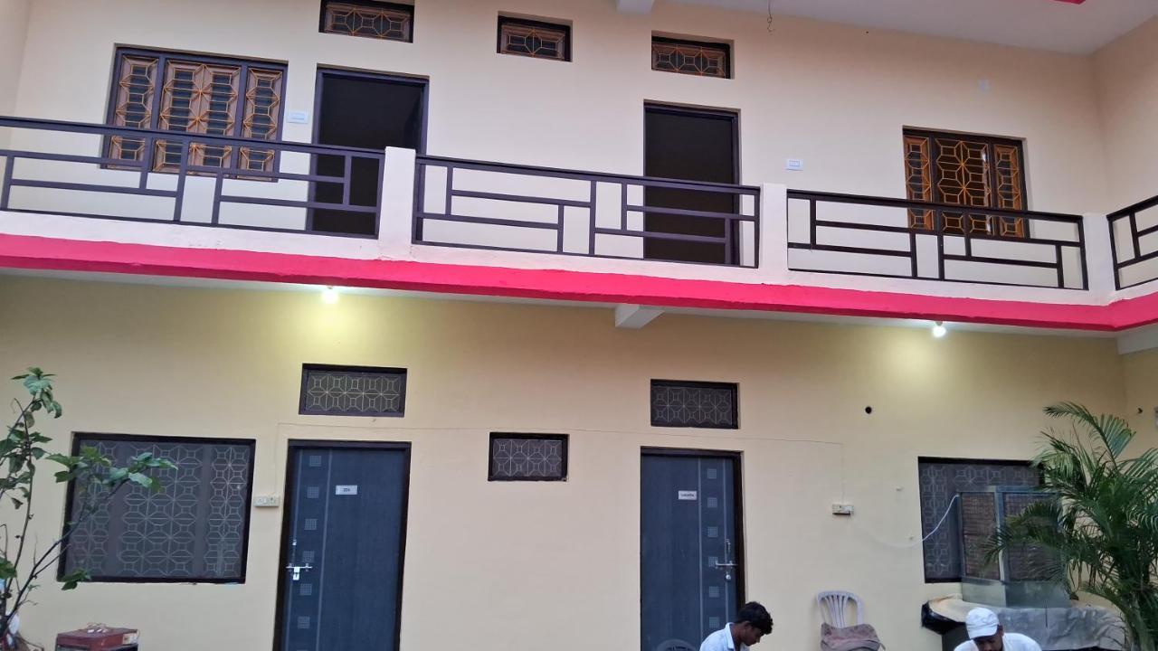 Blue Sky Homestay Khajurāho Extérieur photo