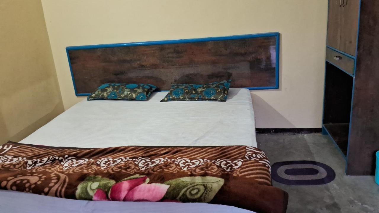 Blue Sky Homestay Khajurāho Extérieur photo
