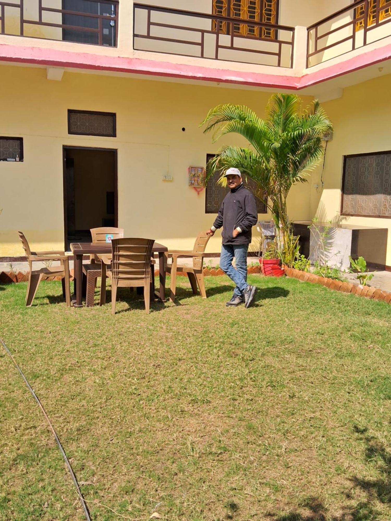 Blue Sky Homestay Khajurāho Extérieur photo